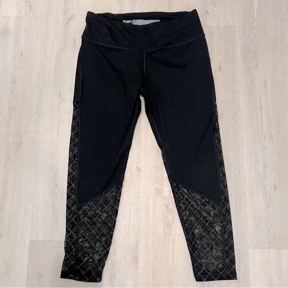 Victoria’s Sport Knockout Leggings XL Black with gold/black mesh diamond panels - Picture 2 of 10